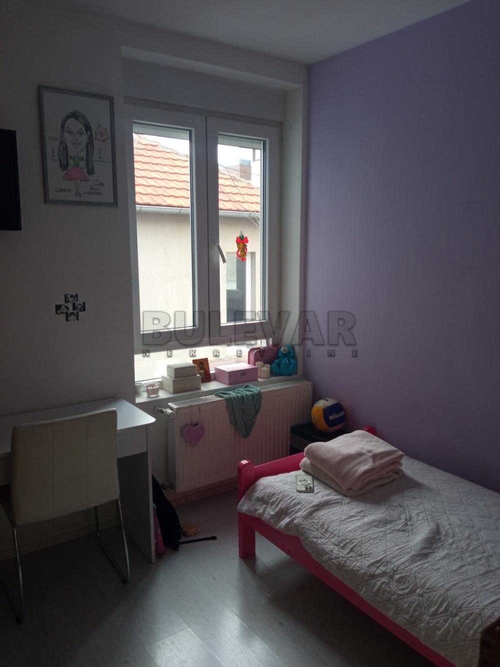 Slika 1 - Jednoiposoban, 44m2, Obilićeva Kragujevac, sa terasom