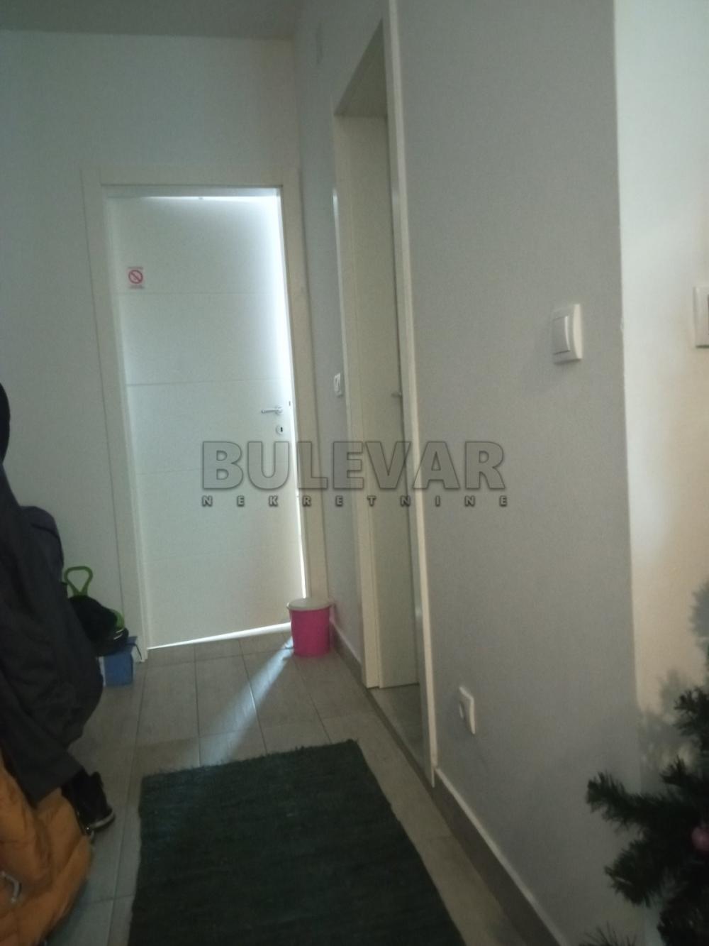 Slika 6 - Jednoiposoban, 44m2, Obilićeva Kragujevac, sa terasom