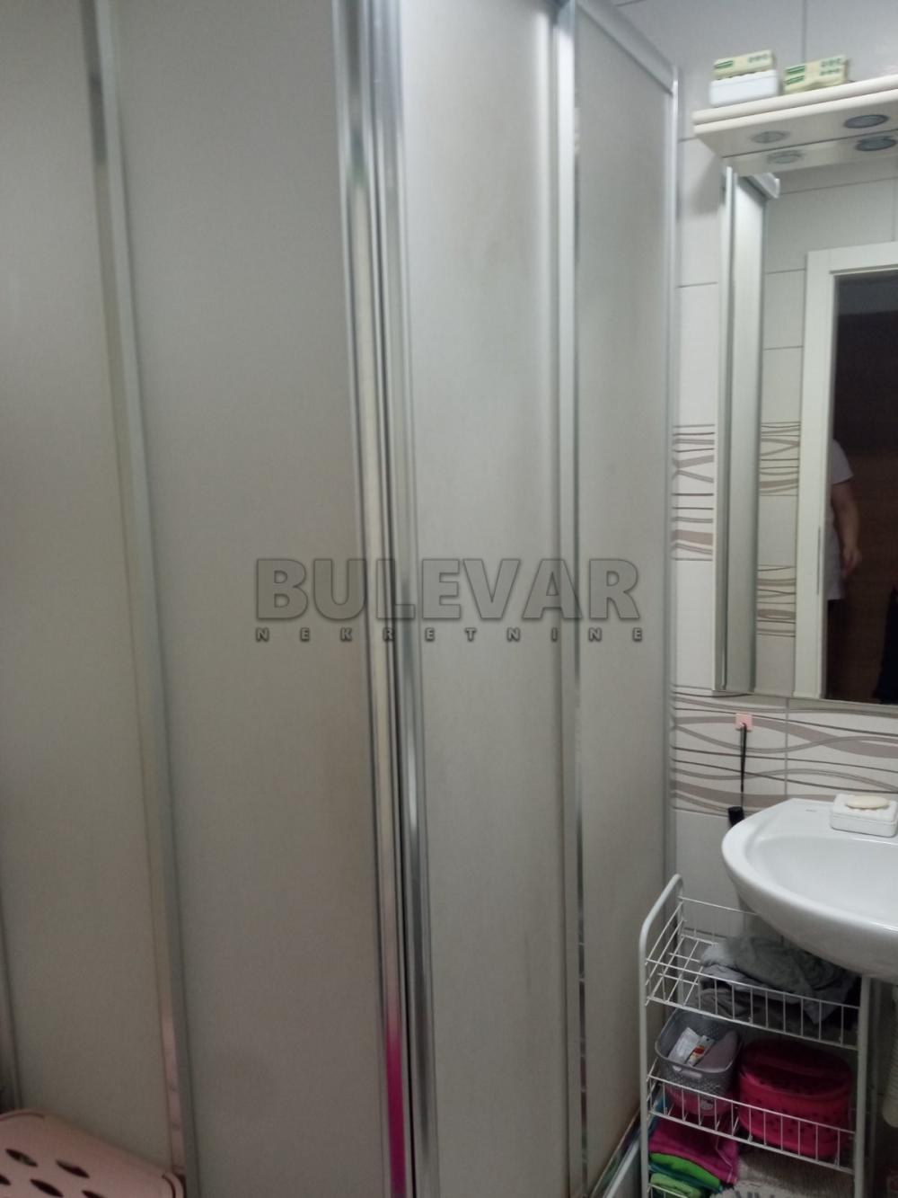 Slika 3 - Jednoiposoban, 44m2, Obilićeva Kragujevac, sa terasom