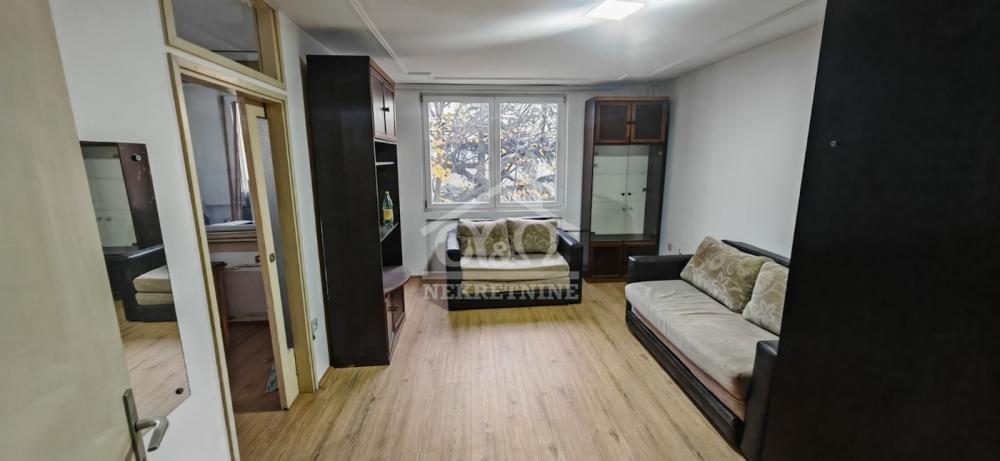 Slika 1 - Jednosoban, 40m2, Stanovo Kragujevac, sa terasom