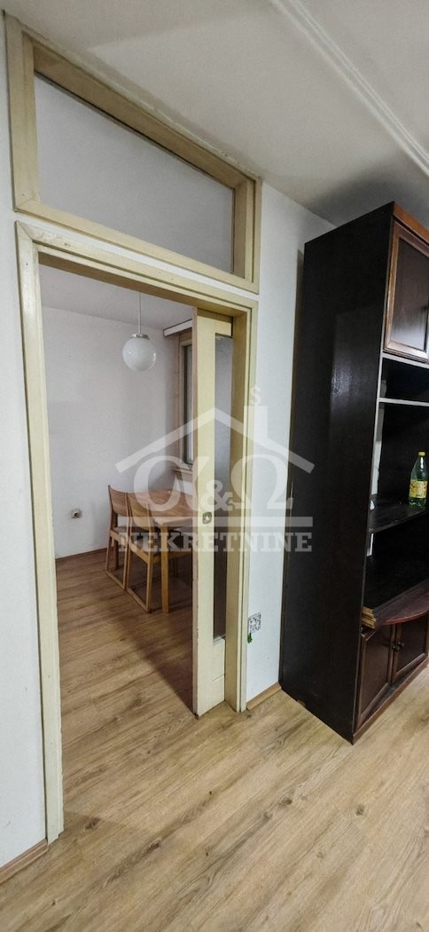 Slika 2 - Jednosoban, 40m2, Stanovo Kragujevac, sa terasom