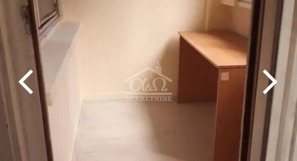 Slika 8 - Jednosoban, 40m2, Stanovo Kragujevac, sa terasom