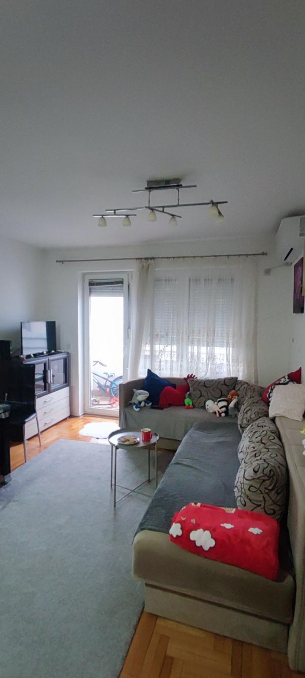 Glavna slika -Stan sa garažnim mestom u strogom centru grada-ekstra zona