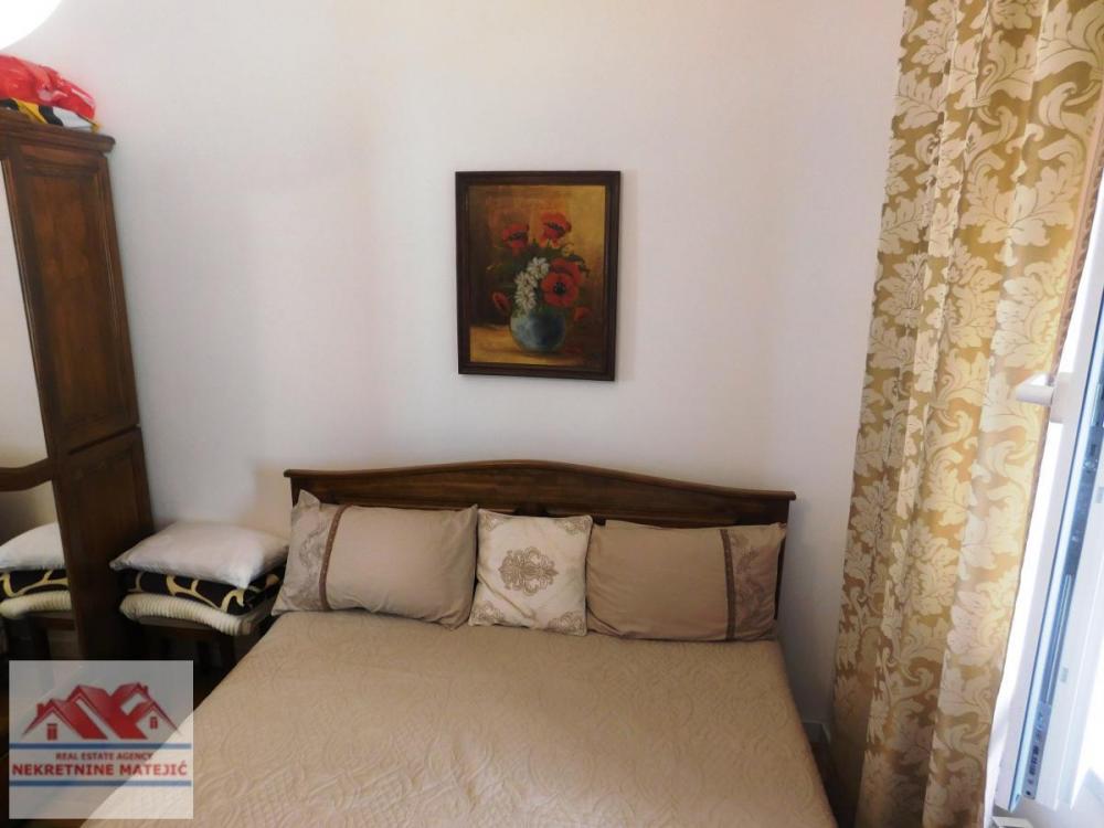 Slika 11 - MALA VAGA,NOVOGRADNJA 67M2, 2. SPRAT, CENTR. GREJANJE(KALORIMETAR)-127.000 E