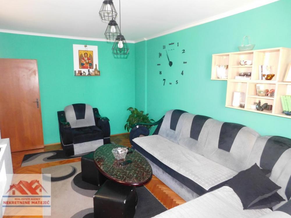 Glavna slika -TROSOBAN STAN 78M2, EXTRA ZONA CENTAR, 4 SPRAT, --109.000 E