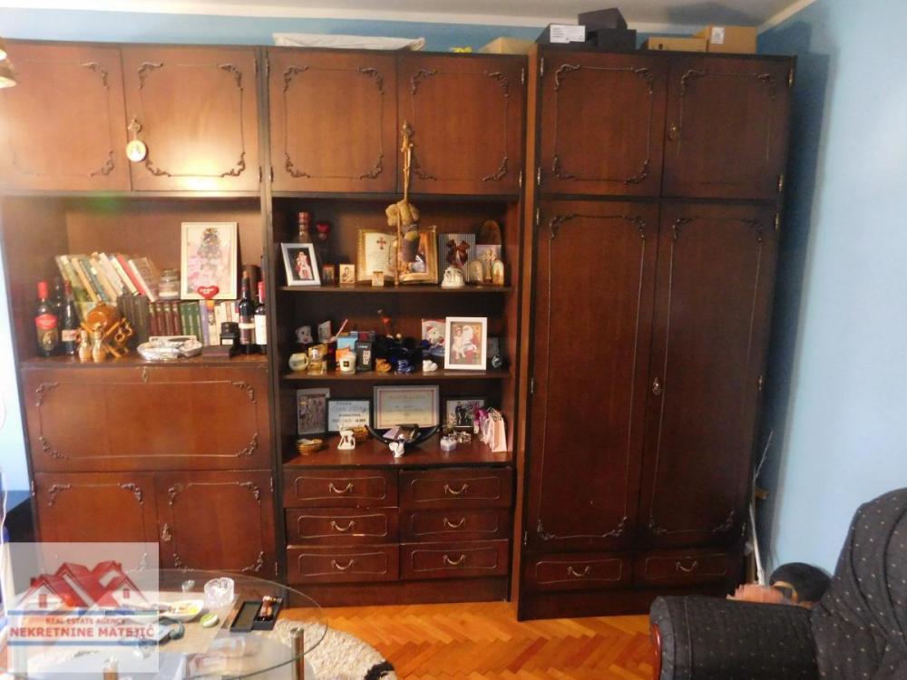 Slika 8 - TROSOBAN STAN 78M2, EXTRA ZONA CENTAR, 4 SPRAT, --109.000 E