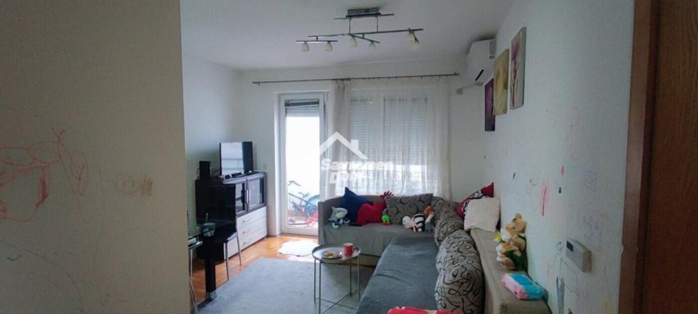 Glavna slika -Trosoban, 53m2, sa terasom, ima lift