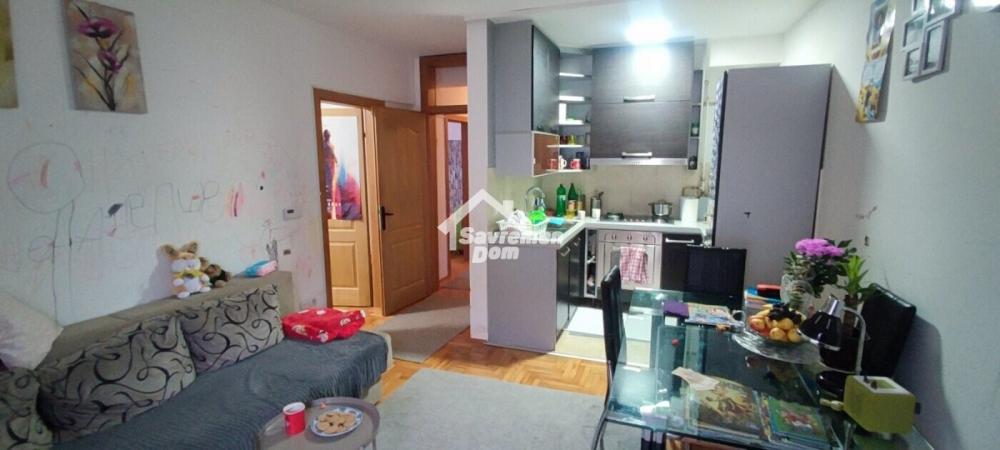 Slika 2 - Trosoban, 53m2, sa terasom, ima lift