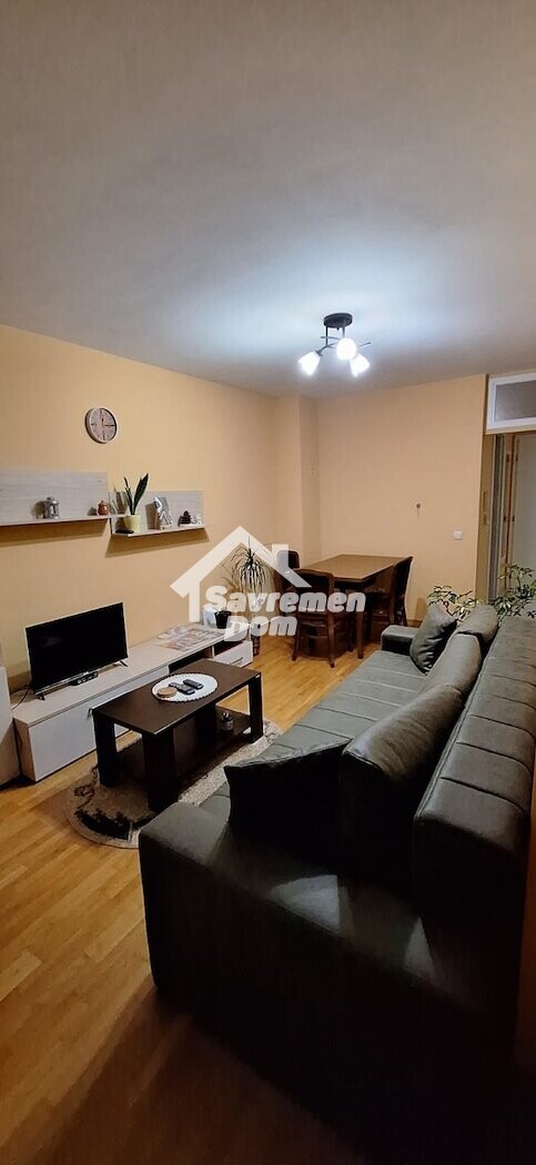 Slika 1 - Dvosoban, 43m2, Erdoglija Kragujevac, sa terasom, ima lift