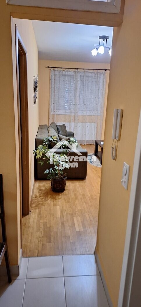 Slika 3 - Dvosoban, 43m2, Erdoglija Kragujevac, sa terasom, ima lift