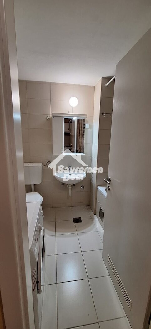 Slika 7 - Dvosoban, 43m2, Erdoglija Kragujevac, sa terasom, ima lift