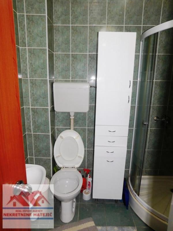 Slika 10 - STAN 44M2, KOD KAPIJE BOLNICE, MANJI DVOSOBAN, 4. SPRAT--77.000 E