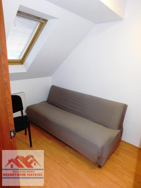 Slika 6 - STAN 44M2, KOD KAPIJE BOLNICE, MANJI DVOSOBAN, 4. SPRAT--77.000 E