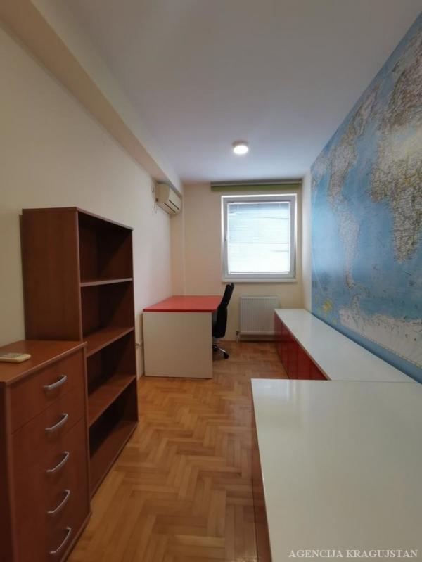 Slika 7 - Četvorosoban, 77m2, Bubanj Kragujevac, sa terasom