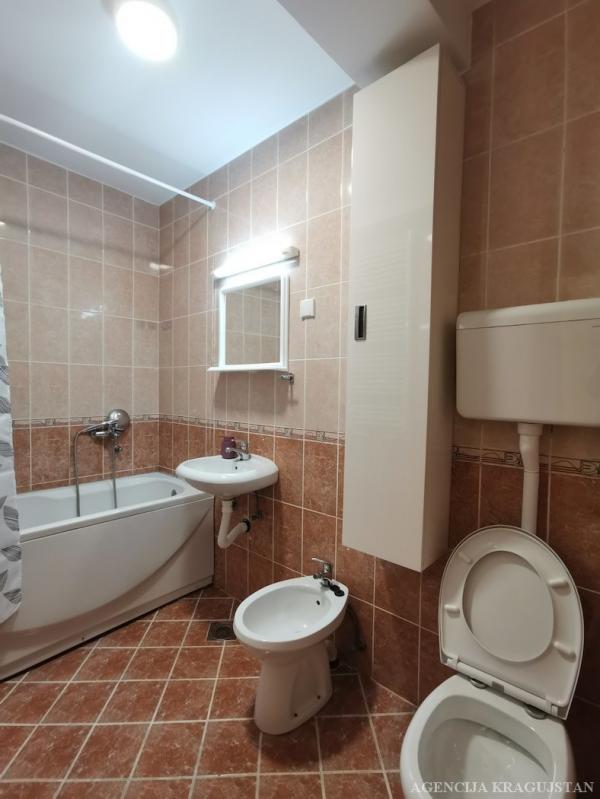 Slika 9 - Četvorosoban, 77m2, Bubanj Kragujevac, sa terasom