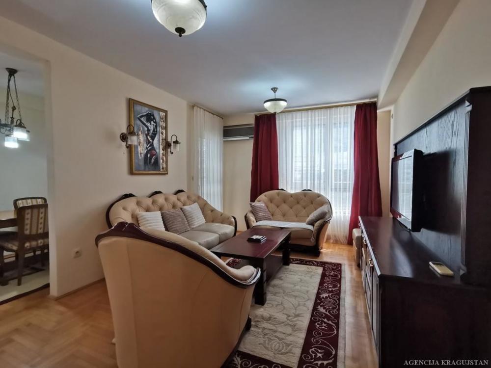 Slika 1 - Četvorosoban, 77m2, Bubanj Kragujevac, sa terasom