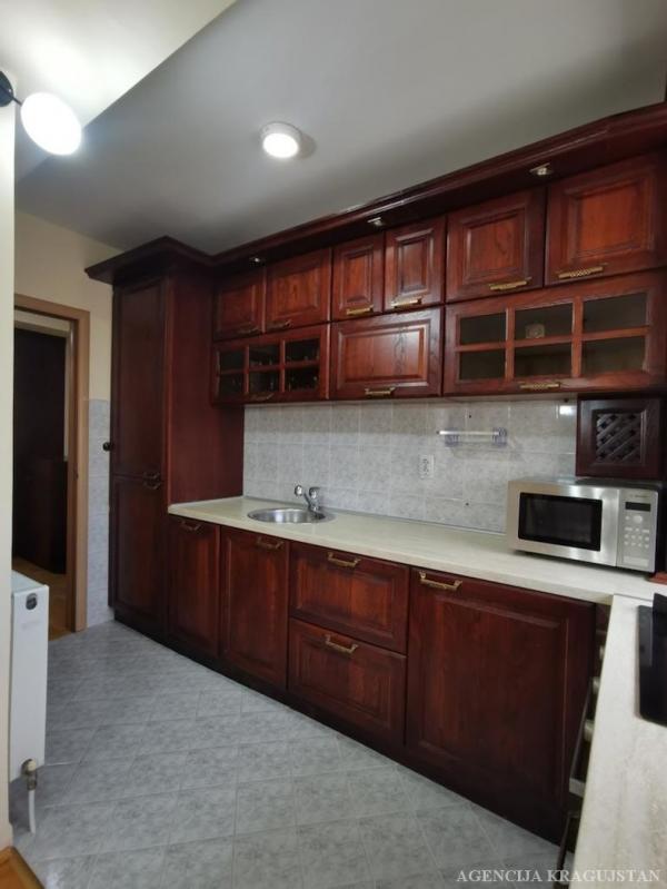 Slika 3 - Četvorosoban, 77m2, Bubanj Kragujevac, sa terasom