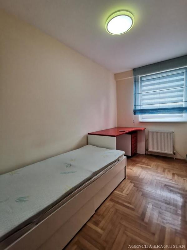 Slika 6 - Četvorosoban, 77m2, Bubanj Kragujevac, sa terasom