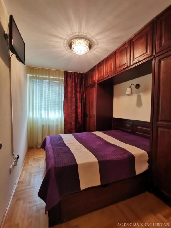 Slika 5 - Četvorosoban, 77m2, Bubanj Kragujevac, sa terasom