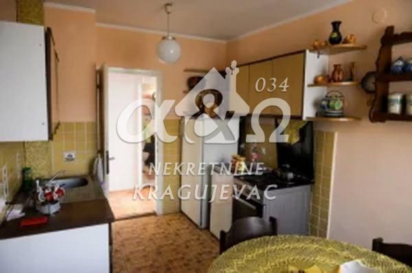 Slika 2 - Dvosoban, 55m2, Stanovo Kragujevac, sa terasom