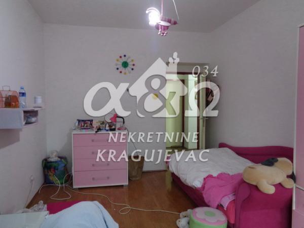 Slika 9 - Trosoban, 73m2, sa terasom, ima lift