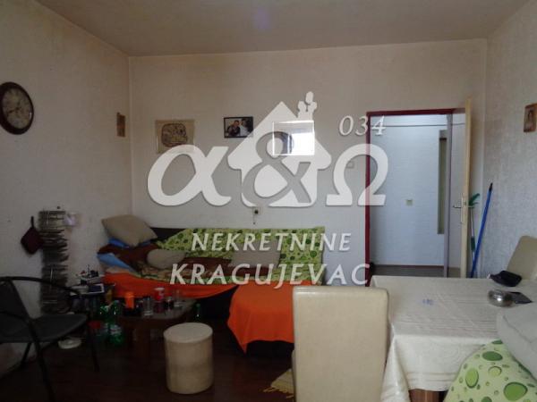 Slika 1 - Trosoban, 73m2, sa terasom, ima lift