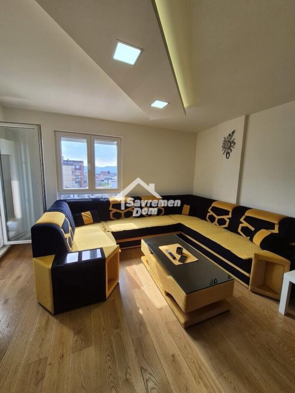 Glavna slika -Četvorosoban, 90m2, Stara radnička kolonija Kragujevac, sa terasom, ima lift