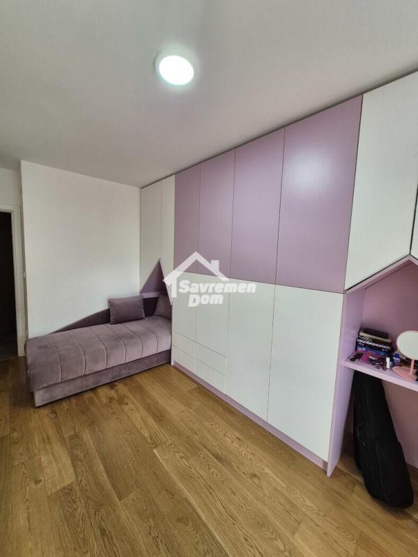 Slika 11 - Četvorosoban, 90m2, Stara radnička kolonija Kragujevac, sa terasom, ima lift