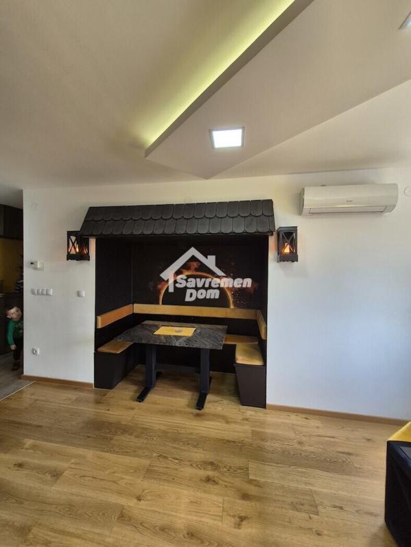 Slika 4 - Četvorosoban, 90m2, Stara radnička kolonija Kragujevac, sa terasom, ima lift