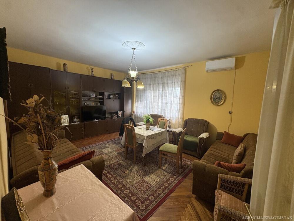 Glavna slika -Dvosoban, 76m2, sa terasom, ima lift