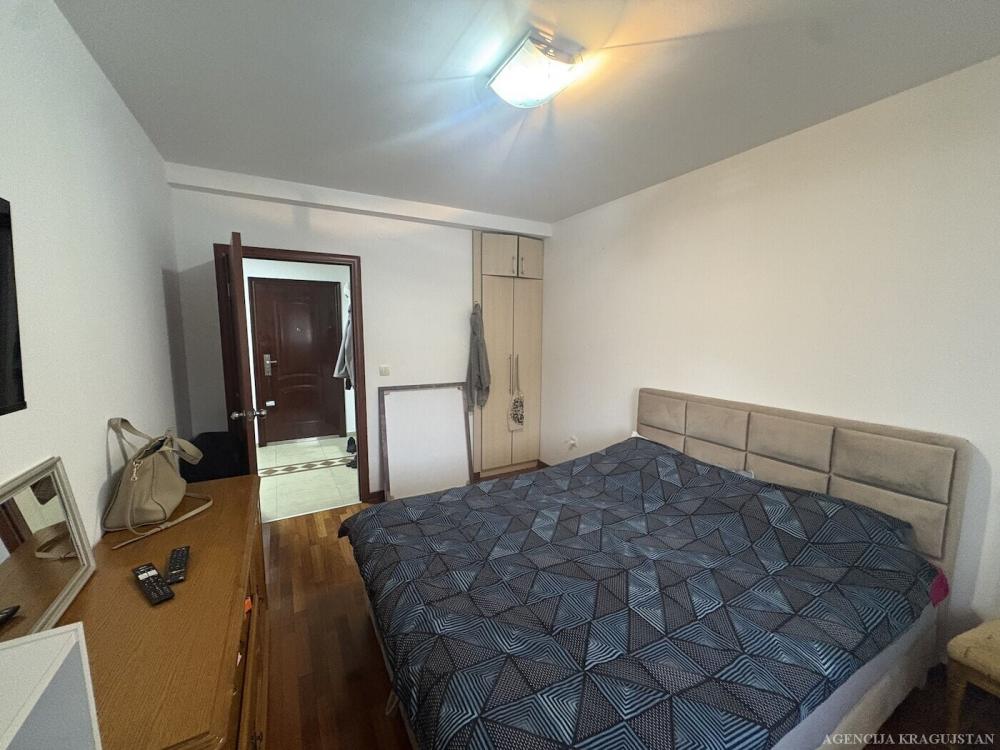 Slika 4 - Jednoiposoban, 51m2, Veliki park Kragujevac, sa terasom