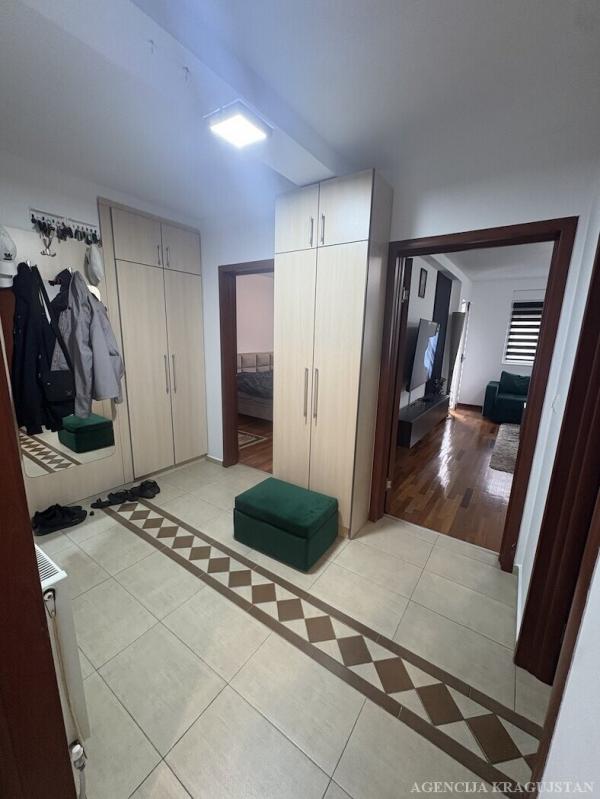 Slika 8 - Jednoiposoban, 51m2, Veliki park Kragujevac, sa terasom