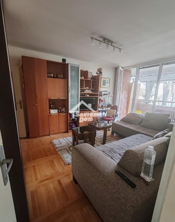 Slika 1 - Trosoban, 53m2, Bubanj Kragujevac, sa terasom