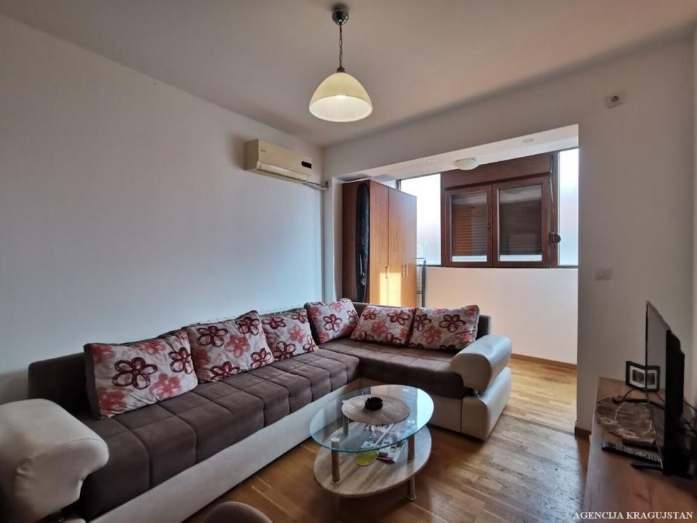 Glavna slika -Jednoiposoban, 28m2, ima lift