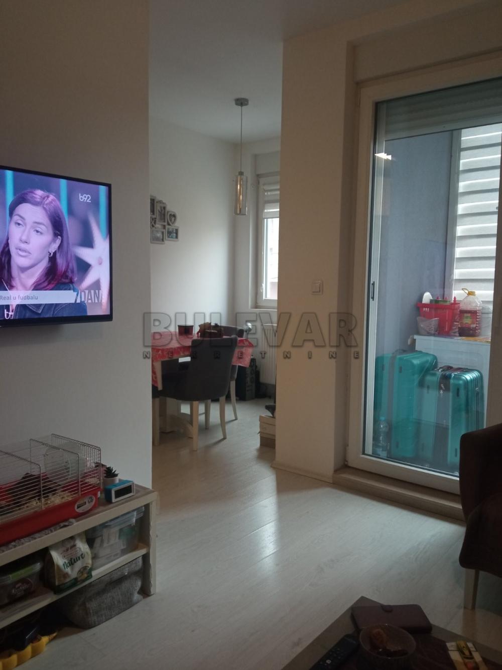 Slika 7 - Jednoiposoban, 44m2, Obilićeva Kragujevac, sa terasom