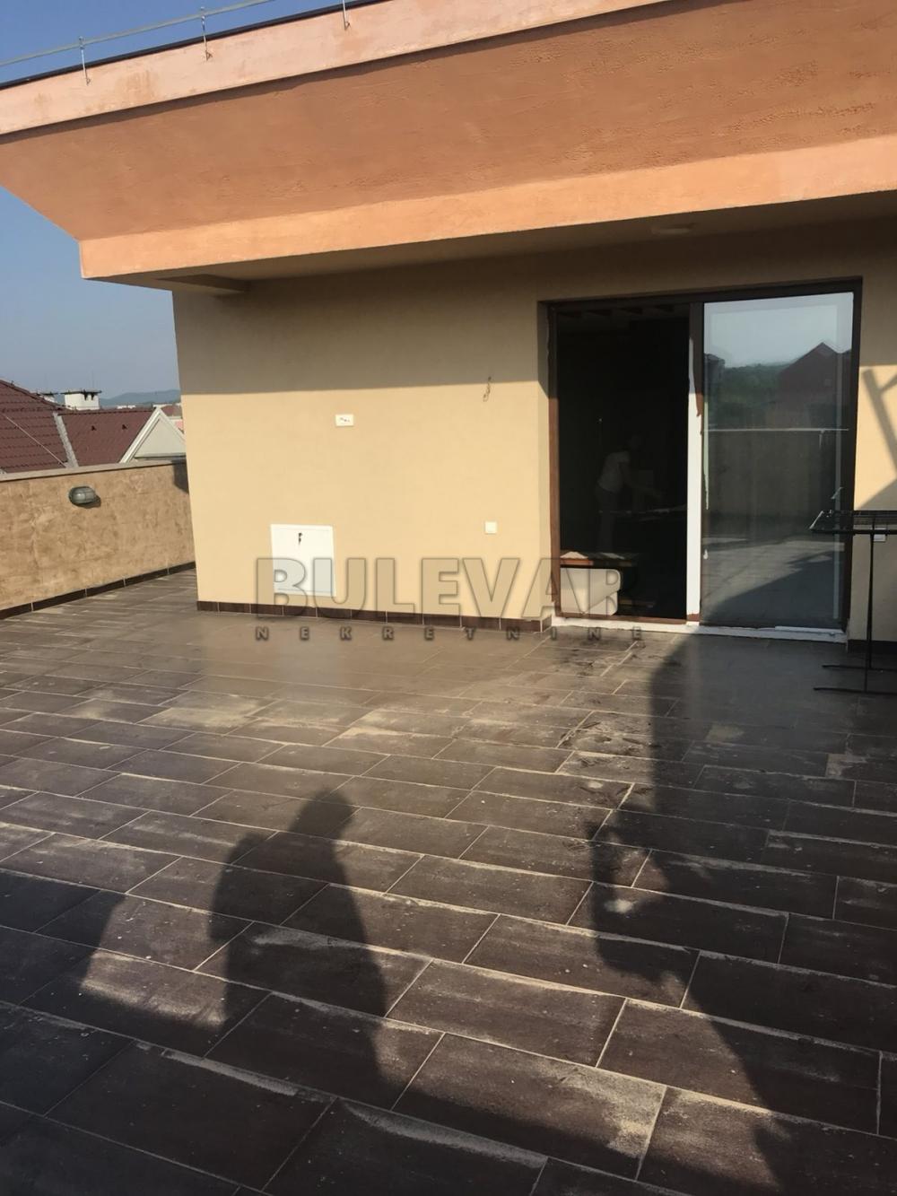 Slika 8 - Dvoiposoban, 75m2, Dragoljuba Milovanovića Bene Kragujevac, sa terasom, ima lift