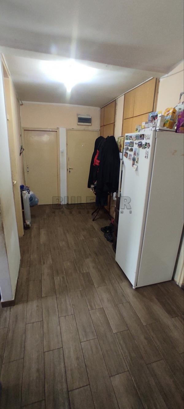 Slika 11 - Trosoban, 75m2, Slovačkih pobunjenika Kragujevac, sa terasom, sa parkingom