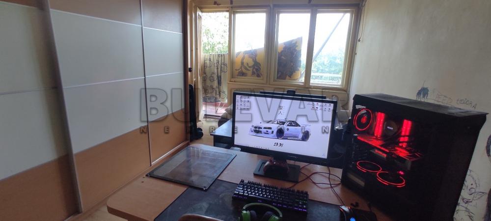 Slika 6 - Trosoban, 75m2, Slovačkih pobunjenika Kragujevac, sa terasom, sa parkingom