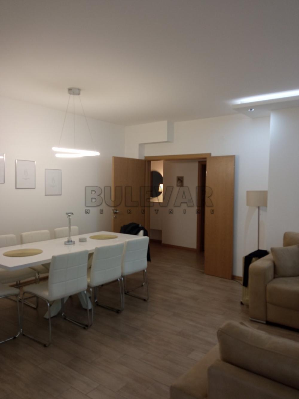 Slika 2 - Trosoban, 105m2, Dragoljuba Milovanovića Bene Kragujevac, sa terasom, ima lift