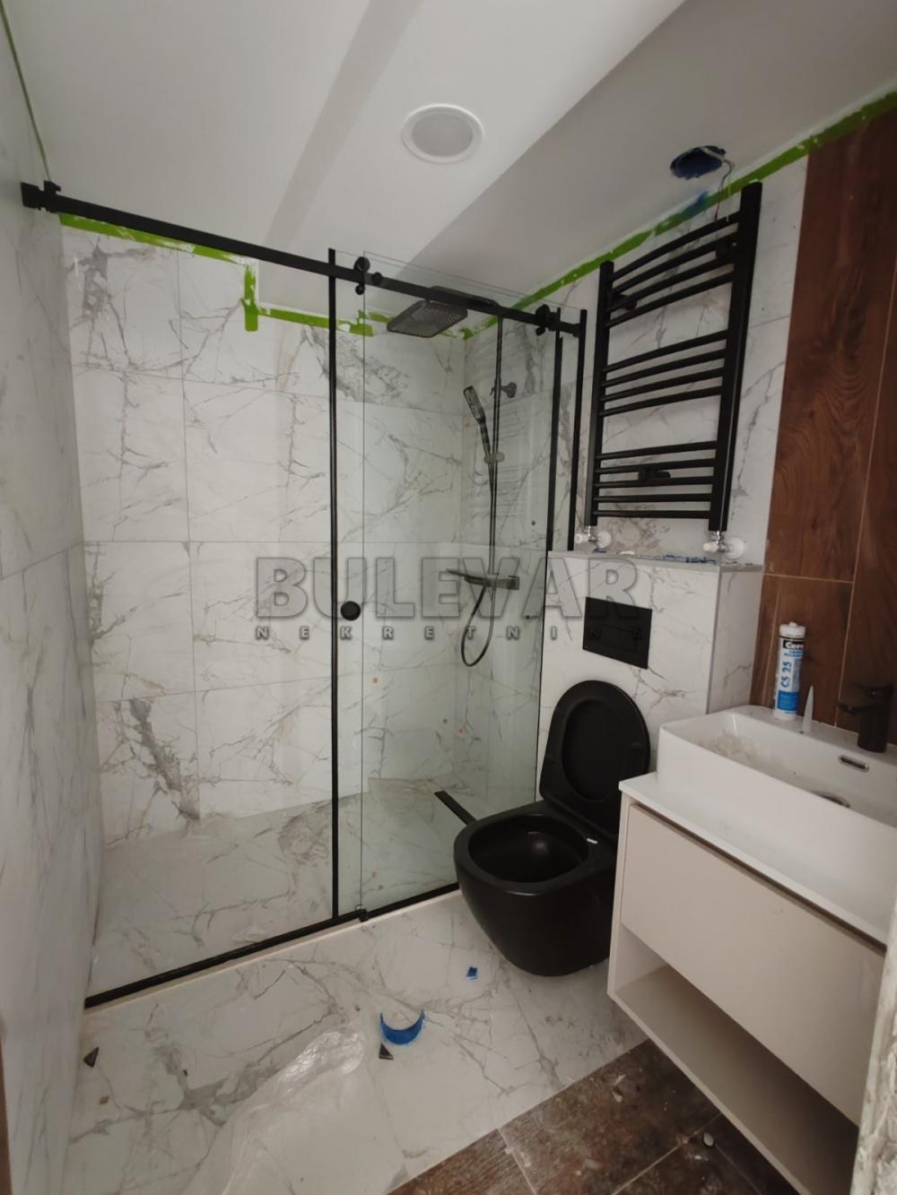 Slika 3 - Trosoban, 93m2, Dragoljuba Milovanovića Bene Kragujevac, sa terasom, ima lift