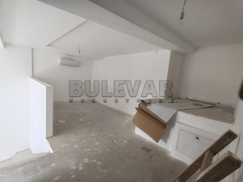 Slika 5 - Trosoban, 93m2, Dragoljuba Milovanovića Bene Kragujevac, sa terasom, ima lift