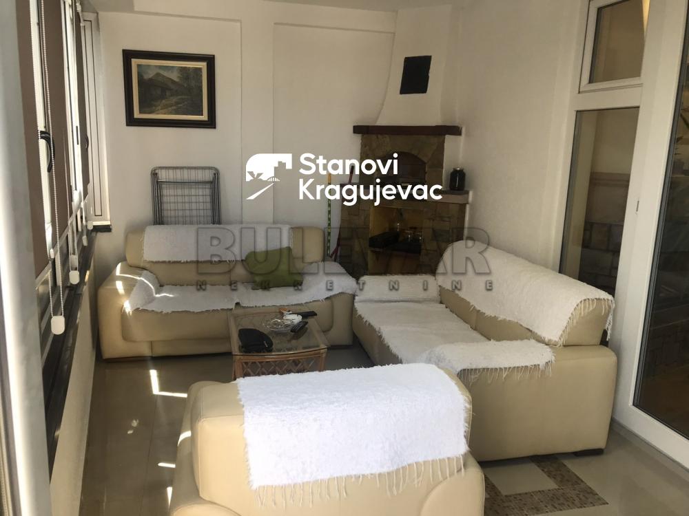 Slika 1 - Četvorosoban, 148m2, Nikole Pašića Kragujevac, sa terasom, ima lift