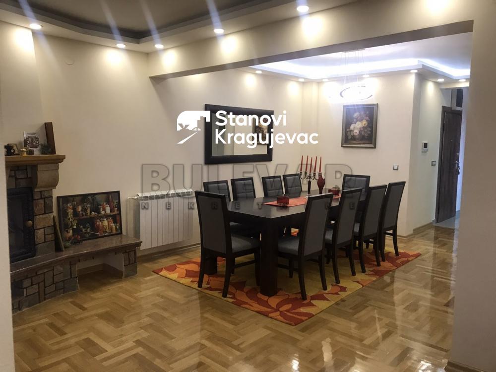 Slika 11 - Četvorosoban, 148m2, Nikole Pašića Kragujevac, sa terasom, ima lift