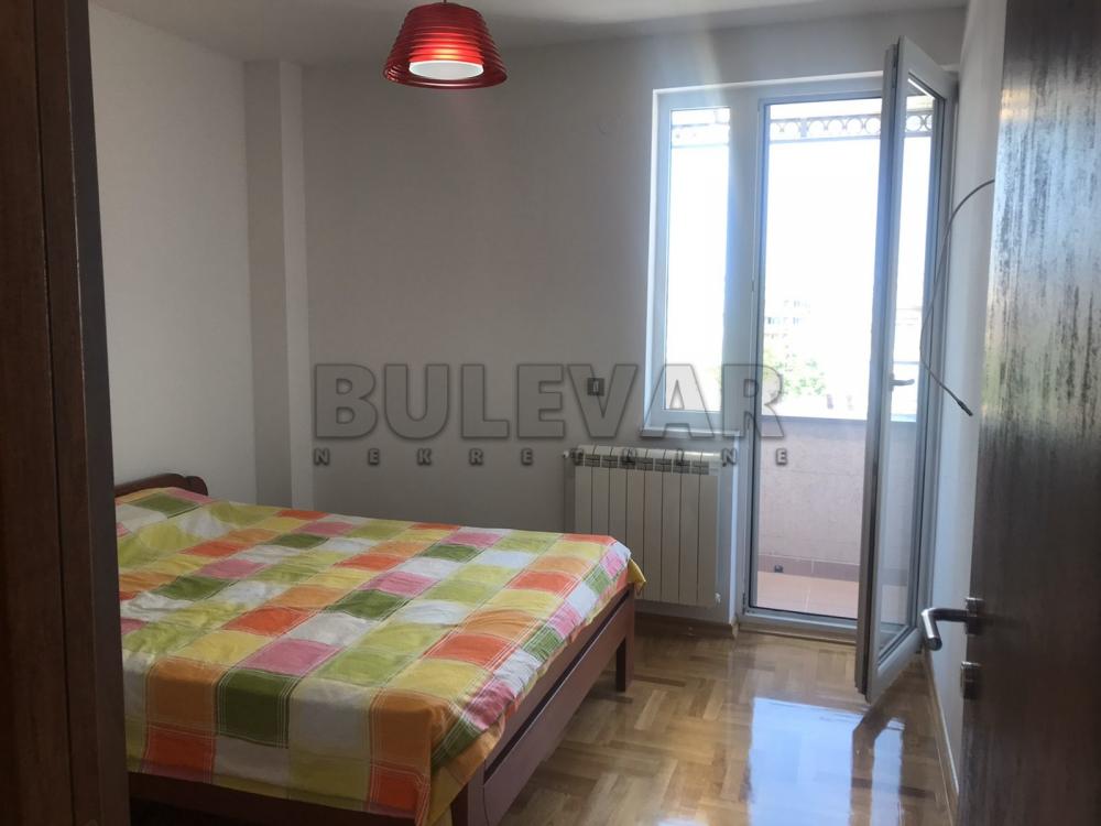 Slika 8 - Četvorosoban, 148m2, Nikole Pašića Kragujevac, sa terasom, ima lift