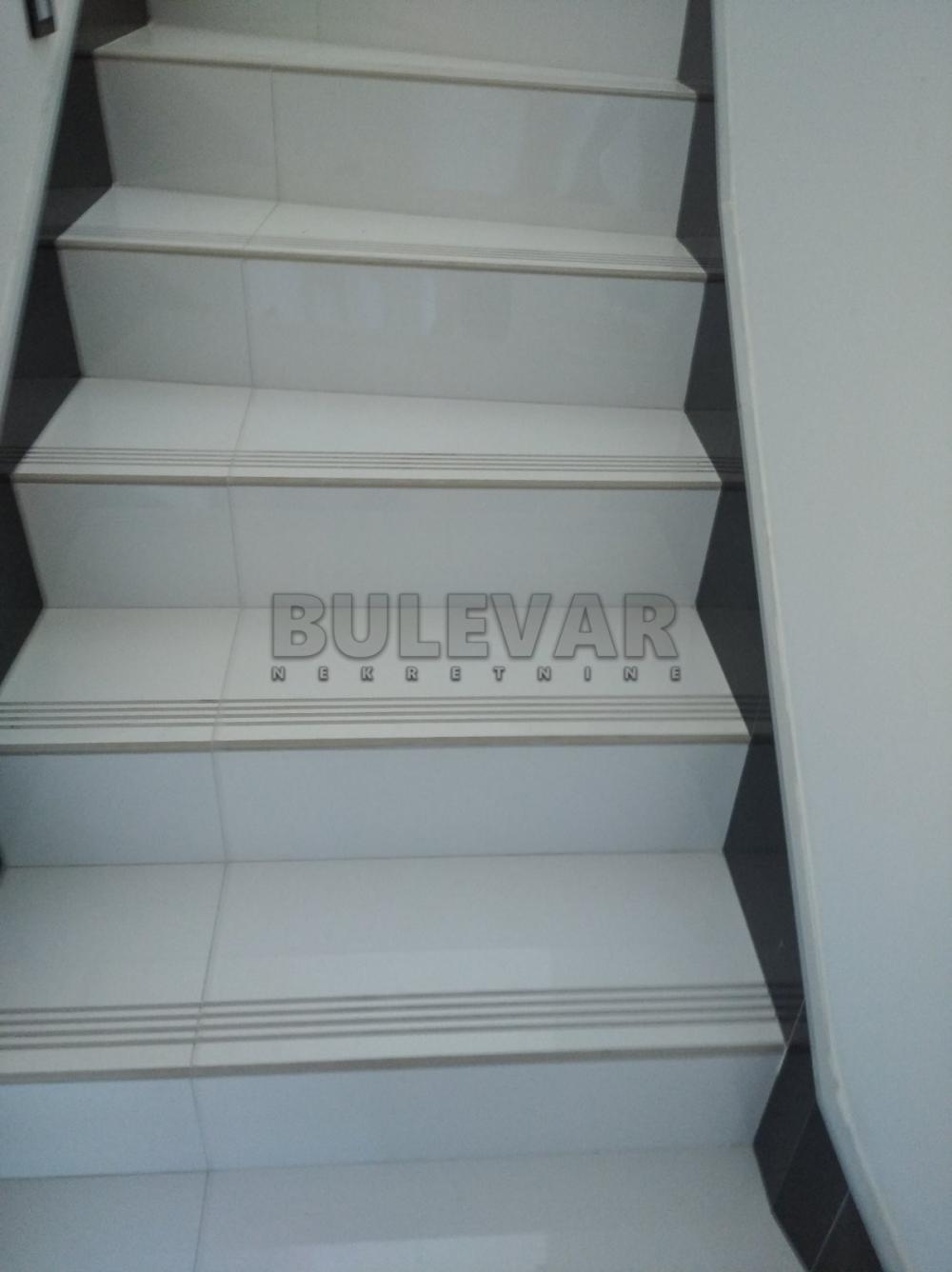 Slika 7 - Četvorosoban, 131m2, Ćirila i Metodija Kragujevac, sa terasom, ima lift