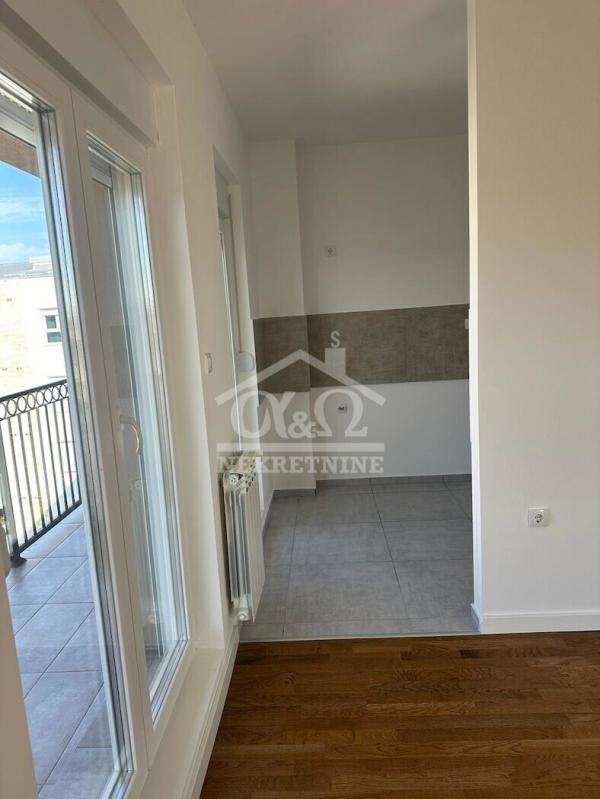 Slika 1 - Trosoban, 72m2, Bubanj Kragujevac, sa terasom, ima lift