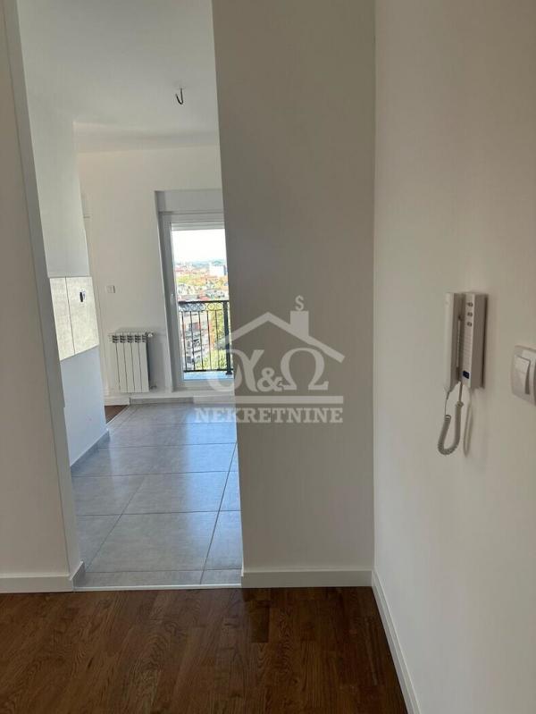 Slika 4 - Trosoban, 72m2, Bubanj Kragujevac, sa terasom, ima lift