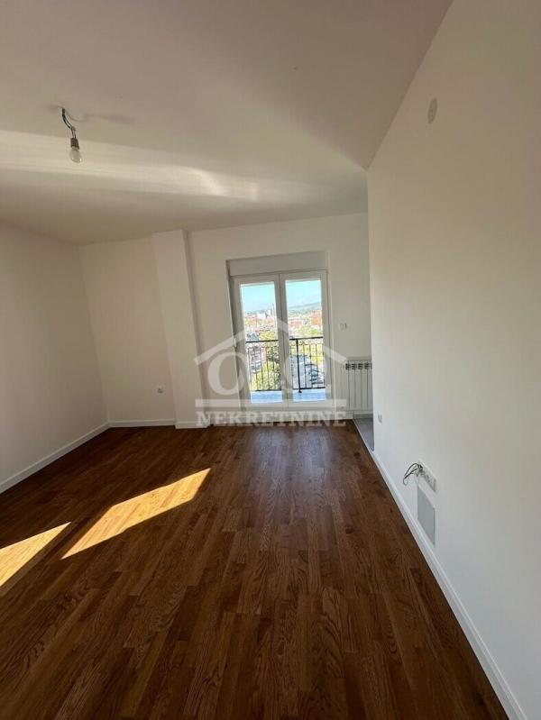 Slika 6 - Trosoban, 72m2, Bubanj Kragujevac, sa terasom, ima lift