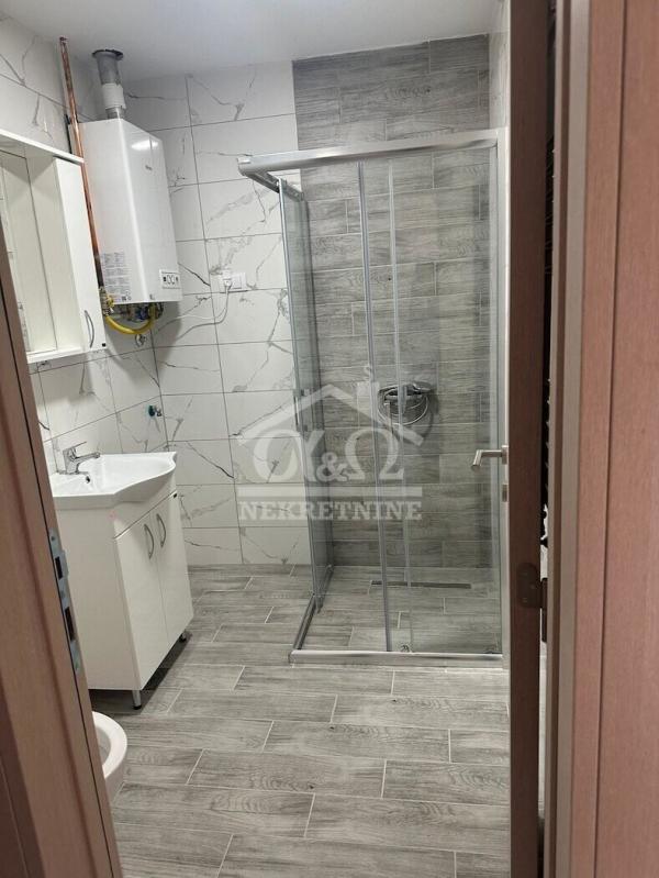 Slika 9 - Trosoban, 72m2, Bubanj Kragujevac, sa terasom, ima lift