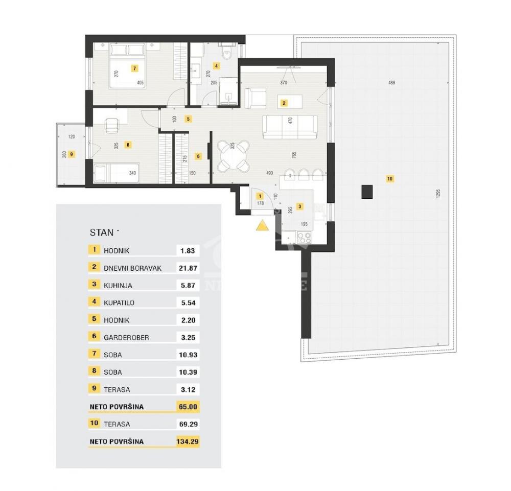 Slika 1 - Dvoiposoban, 134m2, Vašarište Kragujevac, sa terasom